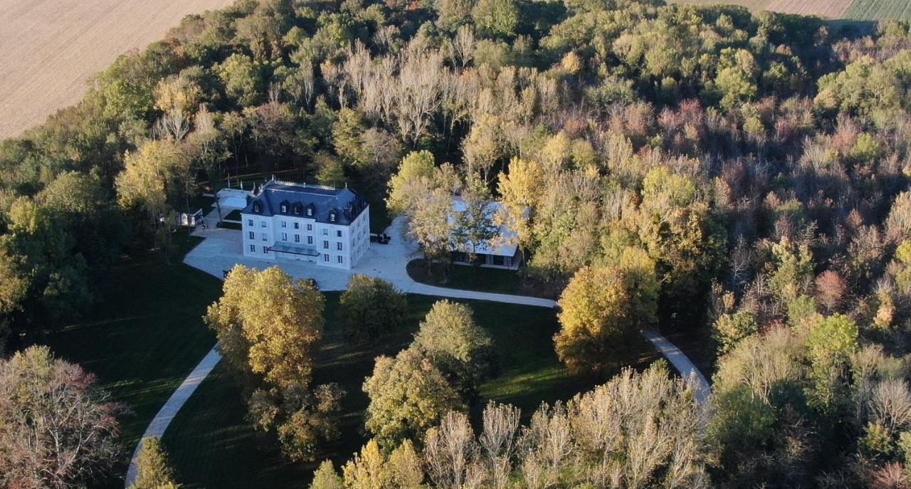 Chateau Des Hauts De Provins Hotel Champcenest Exterior photo