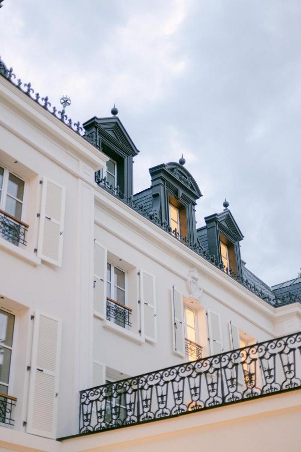 Chateau Des Hauts De Provins Hotel Champcenest Exterior photo