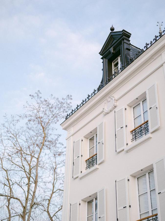 Chateau Des Hauts De Provins Hotel Champcenest Exterior photo